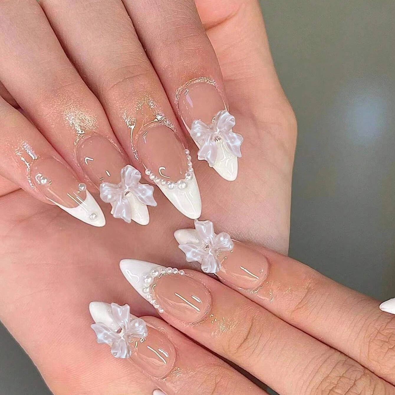 Short Almond Black & White Bow Pearl Press-On Nails