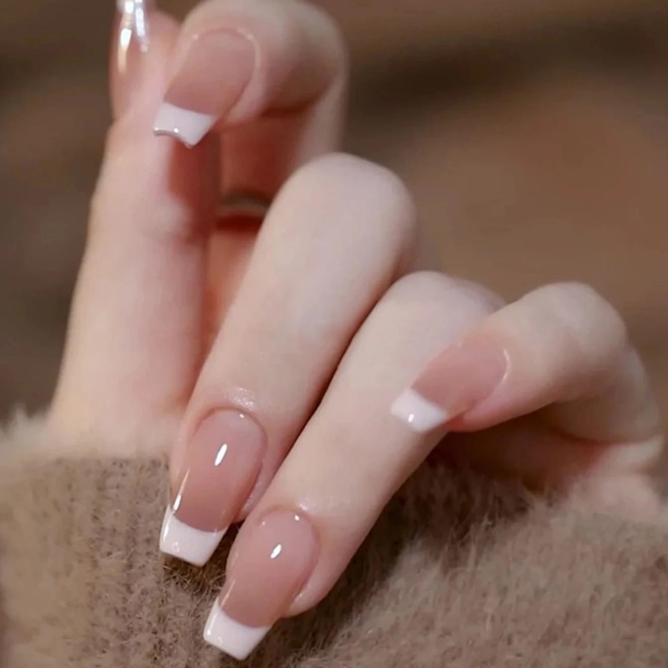 Short Almond Black & White Bow Pearl Press-On Nails