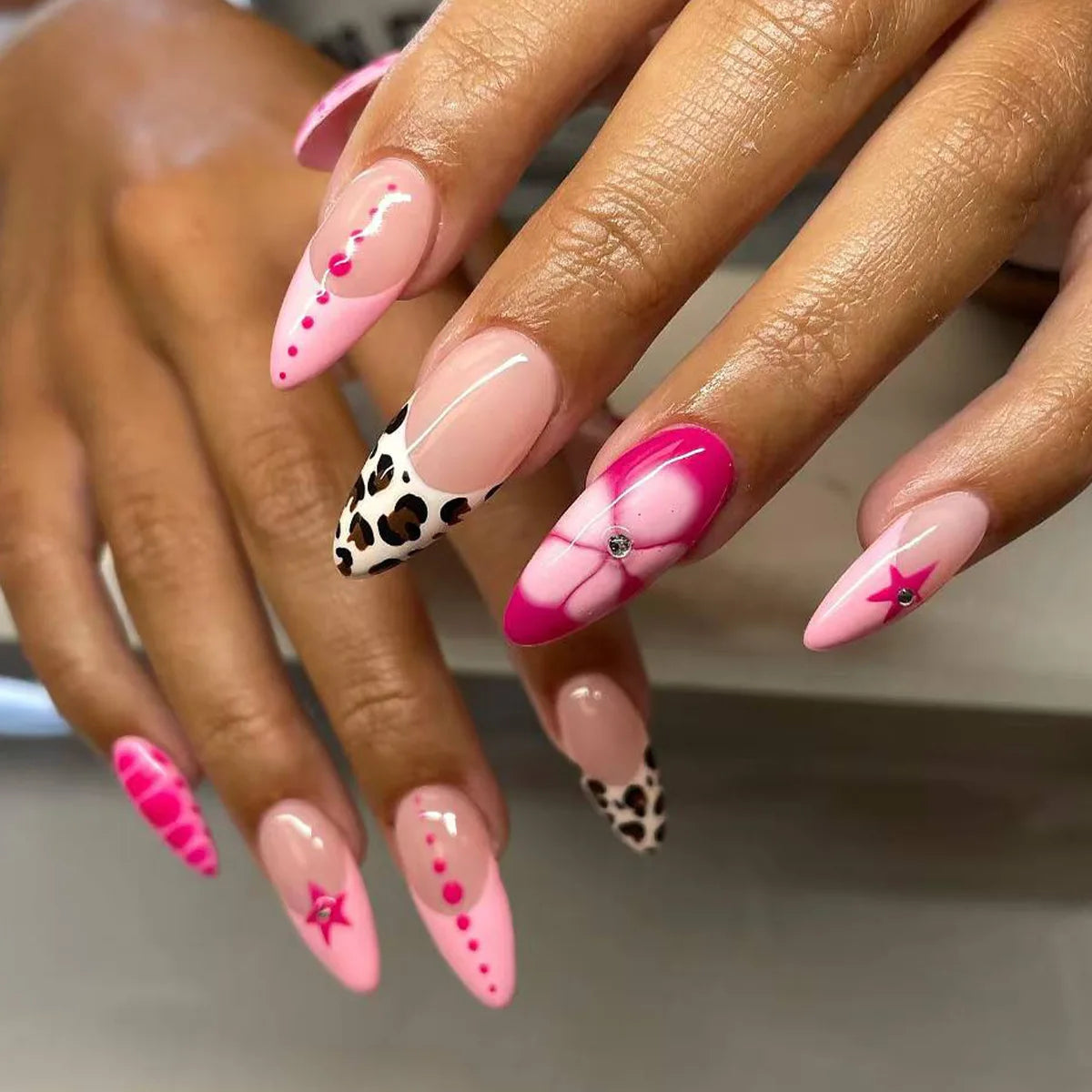 24 pc  Star French Almond Press-On Nails