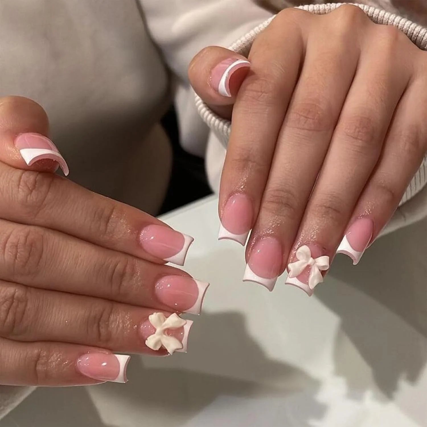 Short Almond Black & White Bow Pearl Press-On Nails